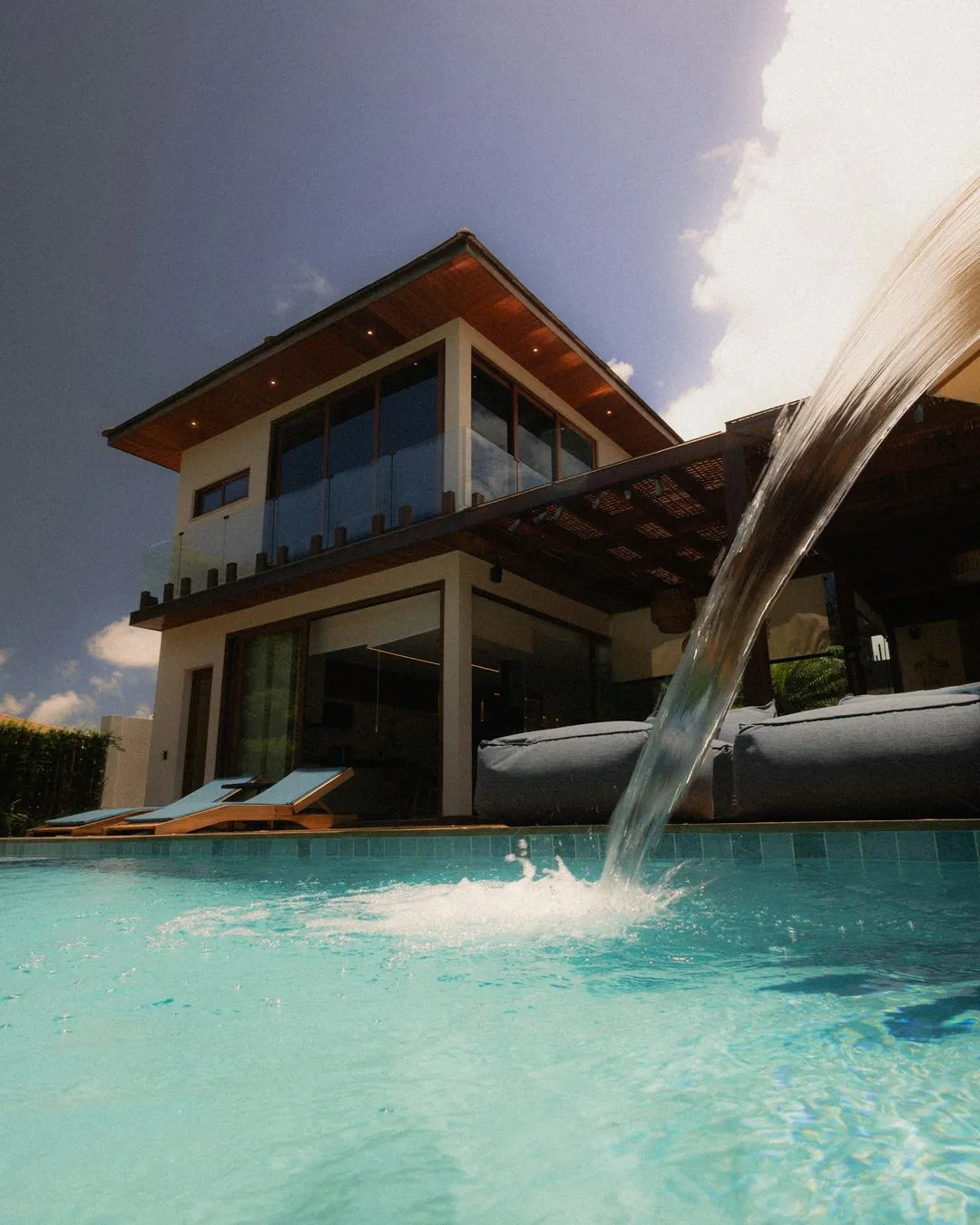 Piscina aquecida do prédio